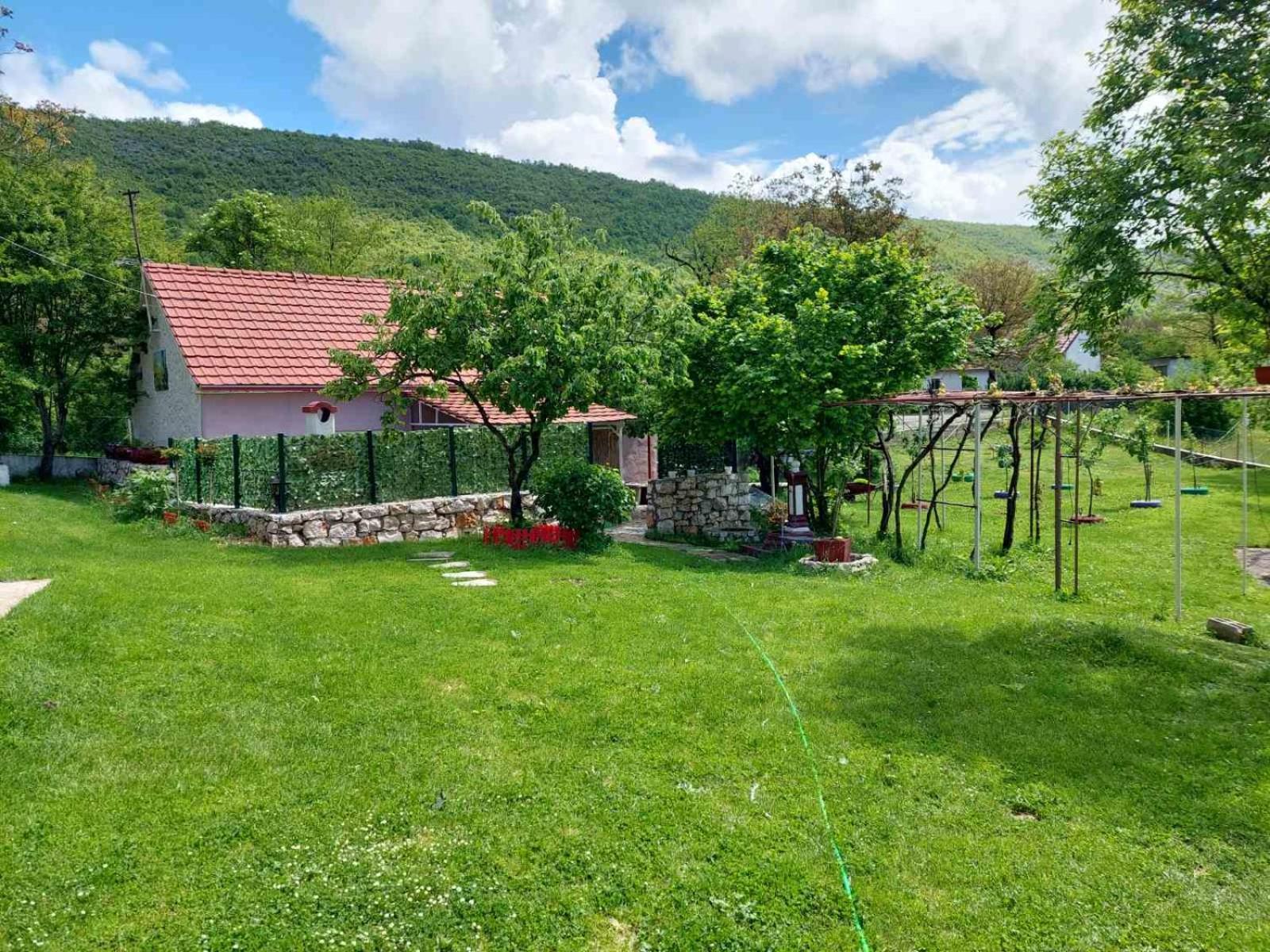 Village Flower Ivy Montenegro Nikšić Dış mekan fotoğraf